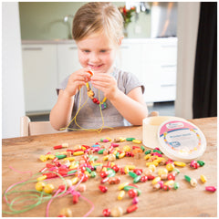 New Classic Toys - Schnürperlen - 230 Teile und 4 Schnüre - Basteln