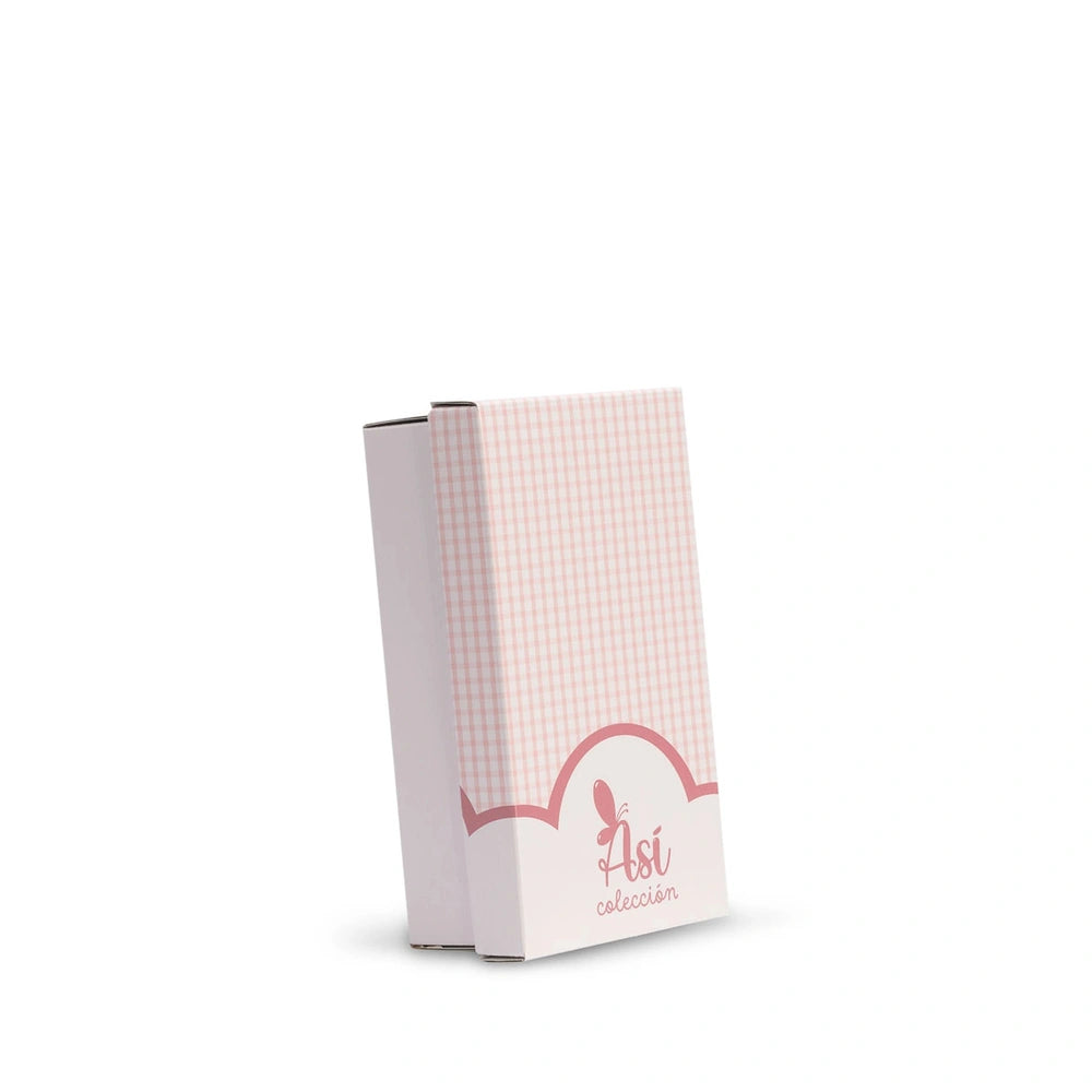 Pink checkered gift box with "Así Colección" logo in pink on front, tilted slightly backwards.